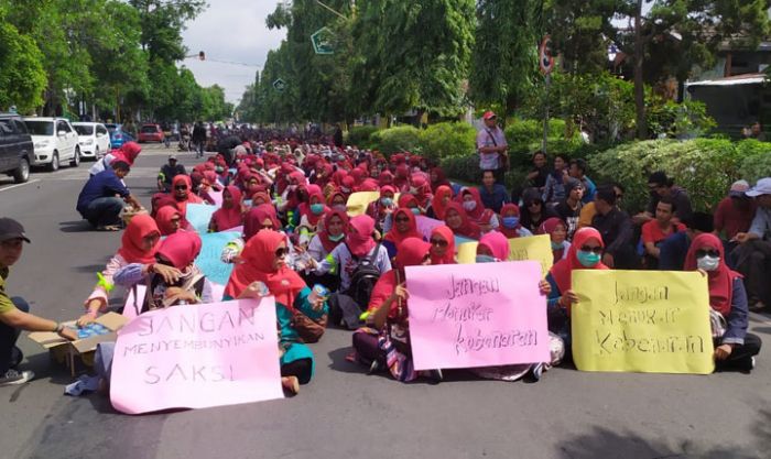 Bantah Ada Kekerasan Seksual, Keluarga Besar Salah Satu Pesantren di Jombang Turun Jalan