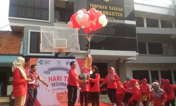 Kader TB Sidoarjo Siap Door to Door Berikan Penyuluhan ke Warga Kader TB Sidoarjo Siap Door to Door Berikan Penyuluhan ke Warga