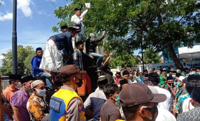 Demo Polres, Ribuan Santri Minta Kasus Penghinaan Terhadap Ketua PCNU Pamekasan Diusut Tuntas