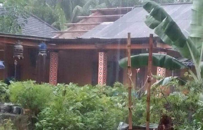 Angin Ribut Serang Sejumlah Rumah di Pacitan