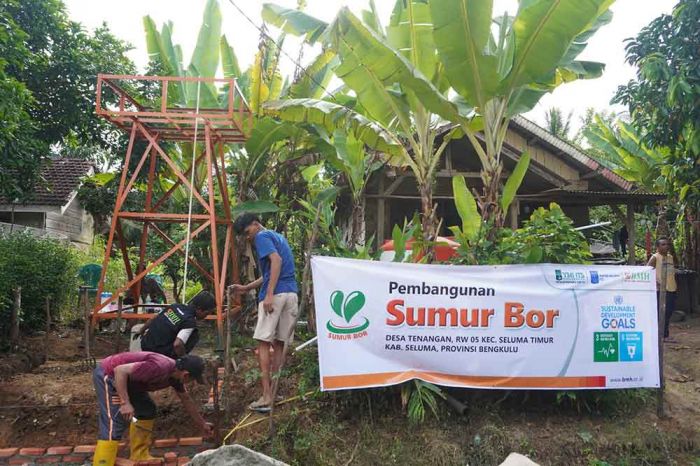 YMI Bersama IKA ITS Hadirkan Sepuluh Sumur Wakaf di Berbagai Daerah YMI Bersama IKA ITS Hadirkan Sepuluh Sumur Wakaf di Berbagai Daerah