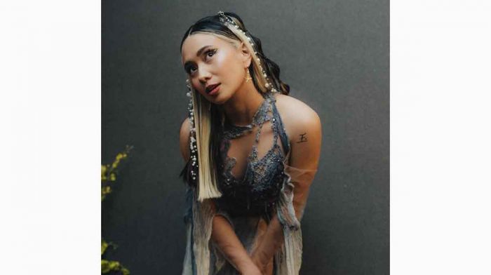 NIKI Terkejut Namanya Masuk Di Top 20 Global Di Spotify NIKI Terkejut Namanya Masuk Di Top 20 Global Di Spotify
