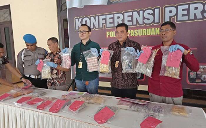 Pengedar Produk Makanan Ilegal Dibekuk di Pasuruan