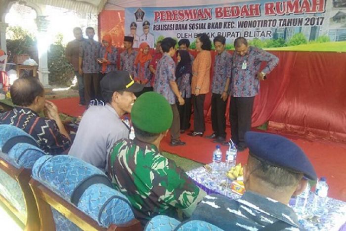 Bedah Rumah BKAD Wonotirto Diresmikan 