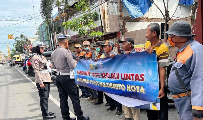 Satlantas Polres Mojokerto Kota Gelar Sosialisasi untuk Juru Parkir