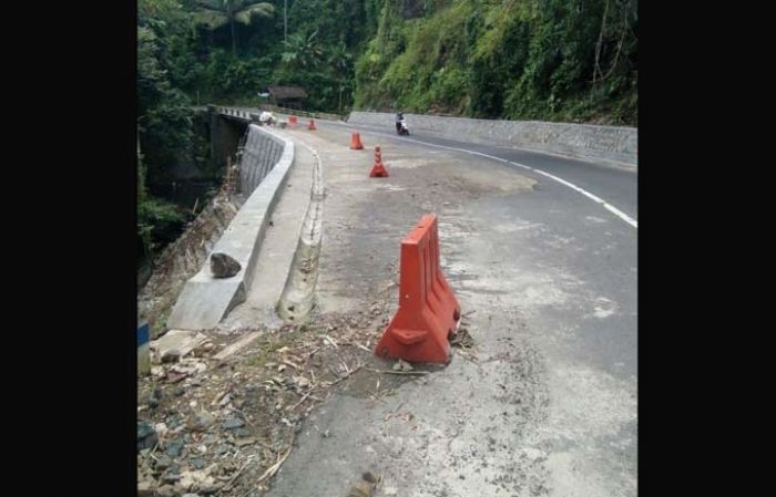 Perbaikan Jalur Menuju Pantai Prigi Hampir Rampung