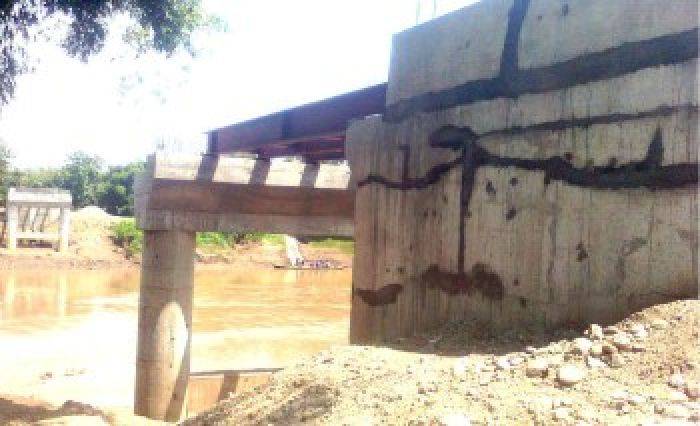 Belum Setahun, Jembatan Ngancar di Ngawi Sudah Retak