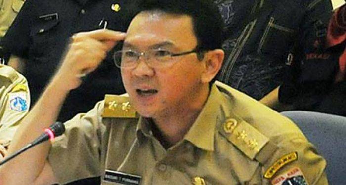 Ngamuk, Ahok Ajak Warga DKI Berkelahi di Depan Nenek di Atas Kursi Roda