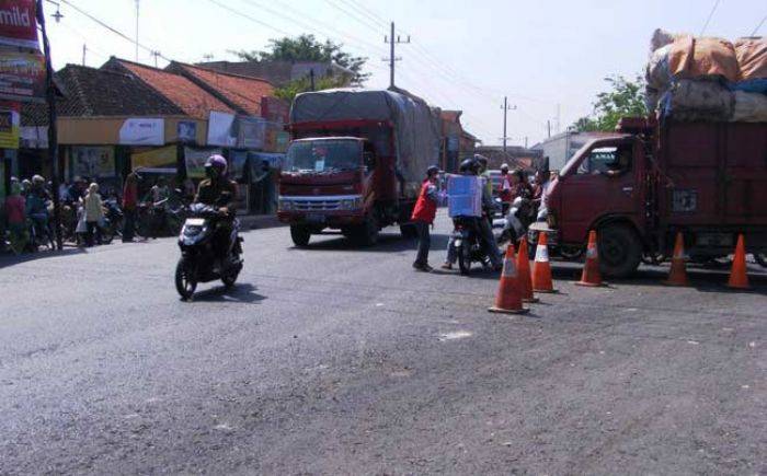 Perempatan Duduksampeyan Tetap Jadi Momok Arus Balik Lebaran