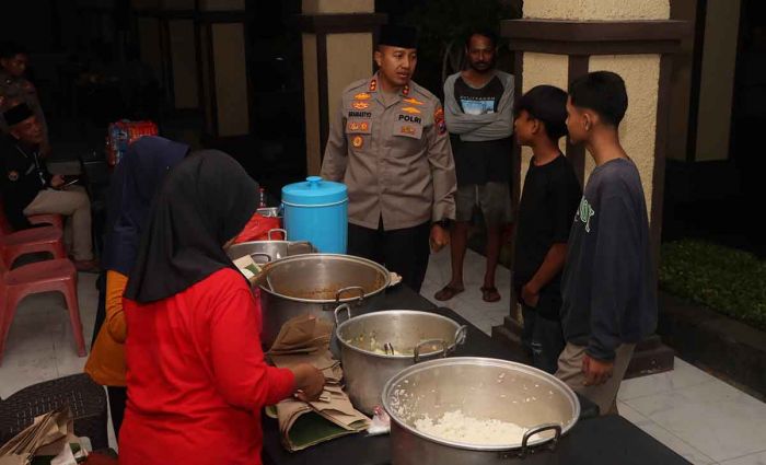 Sahur Bersama Masyarakat, Kapolres Kediri Kota Sampaikan Pesan Kamtibmas