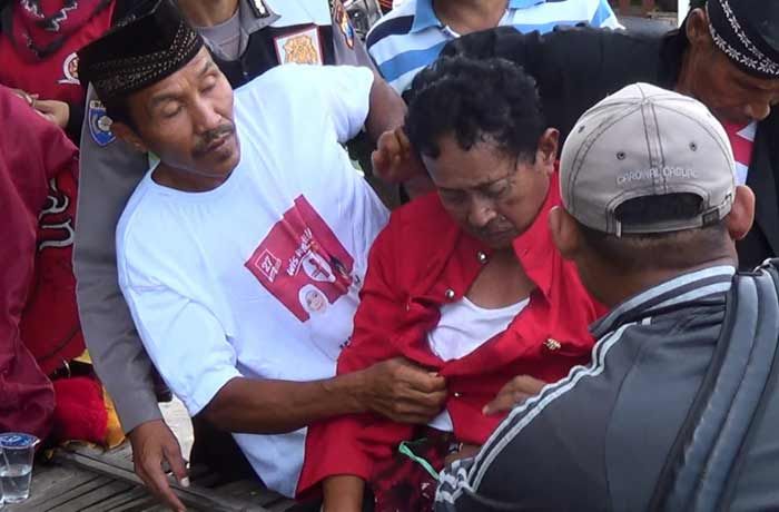 MC Kampanye Cagub Khofifah Meninggal Mendadak di atas Panggung