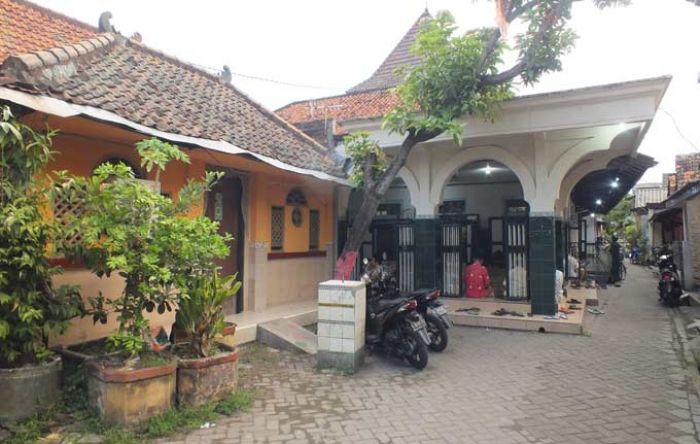Menelusuri Jejak Kampung Religi di Surabaya (9): Jam Matahari sebagai Penunjuk Waktu Sholat