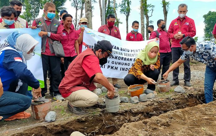 PKH Indonesia Bangun 20 Unit Huntara Bagi Warga Terdampak APG Gunung Semeru