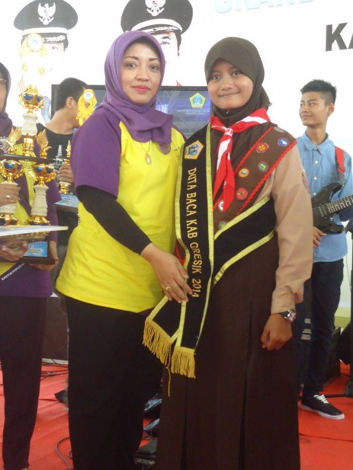 Hasbiyah Sabet Predikat Duta Baca Gresik 2014
