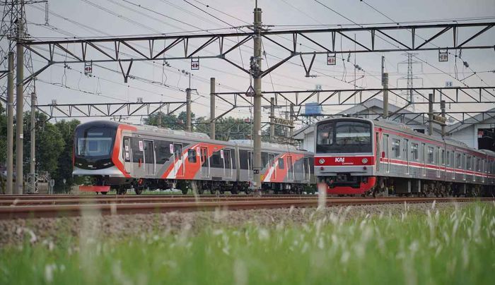 KAI Commuter Dorong Transportasi Hijau, Emisi CO₂ Rendah dan Efisien Lawan Polusi KAI Commuter Dorong Transportasi Hijau, Emisi CO₂ Rendah dan Efisien Lawan Polusi