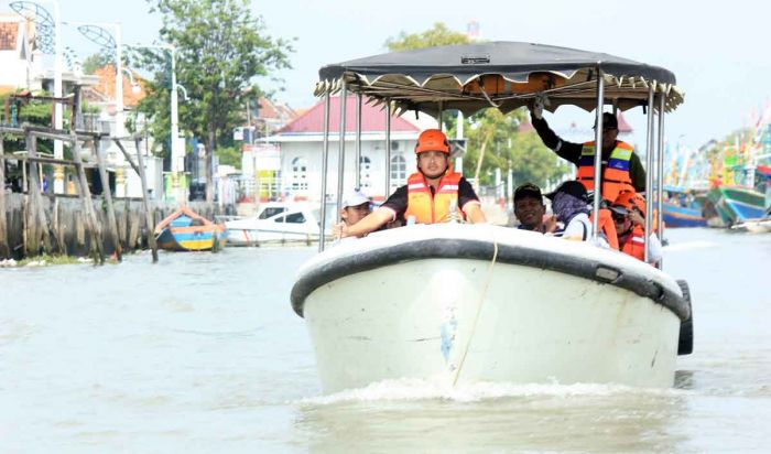 Susuri Sungai Gembong, Wali Kota Pasuruan Soroti Potensi Wisata dan Persoalan Sampah Susuri Sungai Gembong, Wali Kota Pasuruan Soroti Potensi Wisata dan Persoalan Sampah