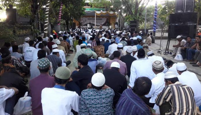 Gus Yani Ajak Ribuan Warga Gresik Buka Bersama