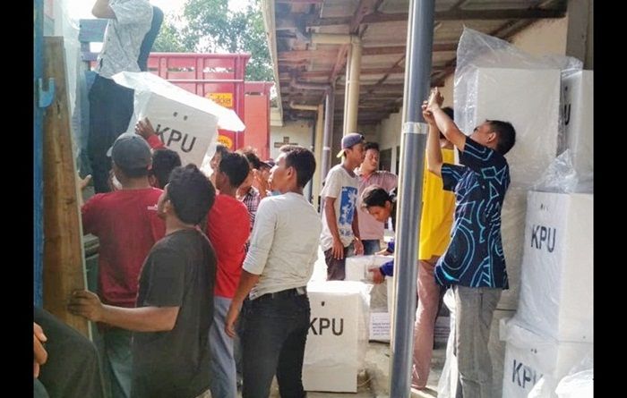 KPU Pamekasan Mulai Distribusikan Logistik Pemilu 2019