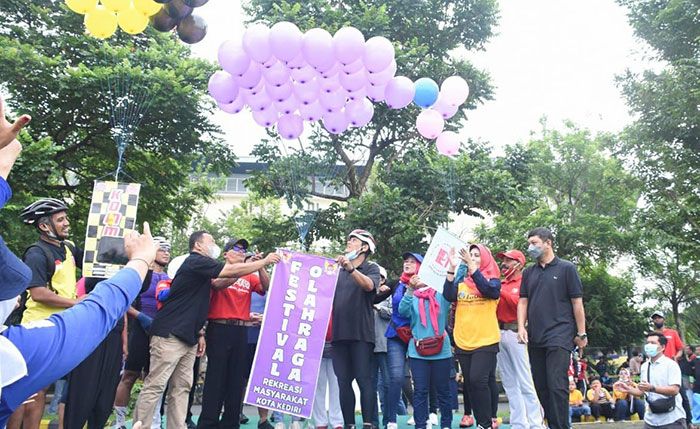 Hadiri Festival Olahraga di GOR Jayabaya, Wali Kota Kediri Ajak Masyarakatnya untuk Bergerak
