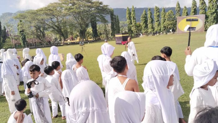 Manasik Haji 133 Santri Cilik di Tulungagung Satukan PAUD, TK dan SD