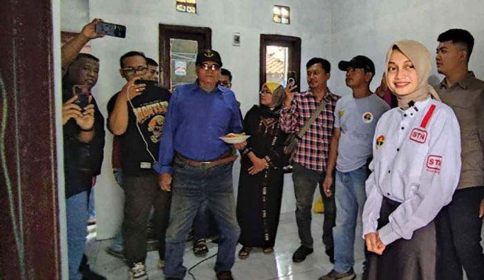 Bedah Rumah Mbah Rohman Rampung, Ketua Harian RTSN Kediri Tasyakuran Bareng Warga