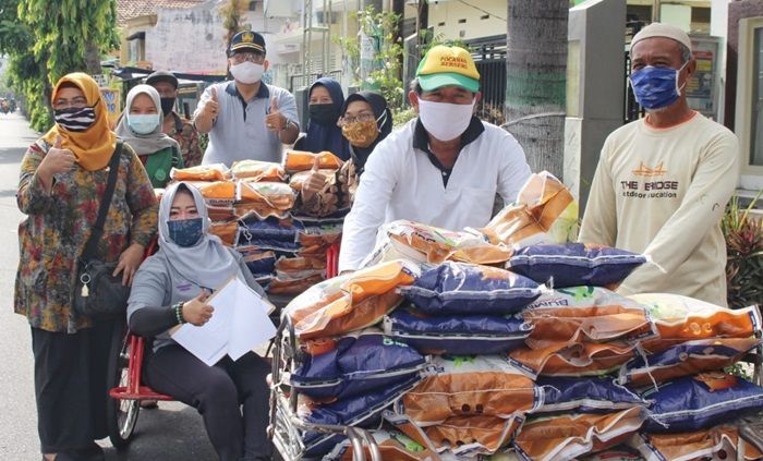 Tambah 1.477 Penerima, ​Pemkot Kediri Bagikan Kartu Sahabat dan Bansos Tahap IV