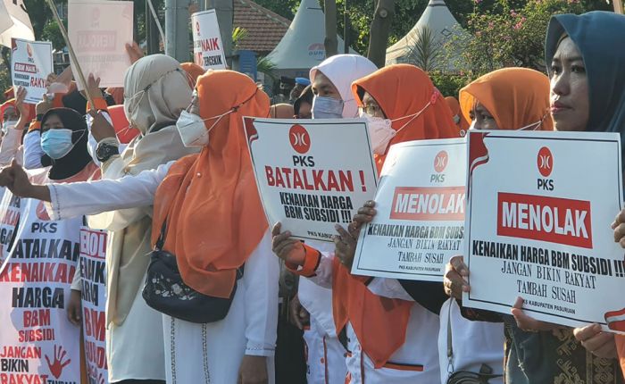Kader dan Simpatisan PKS di Pasuruan Demo Tolak Kenaikan Harga BBM