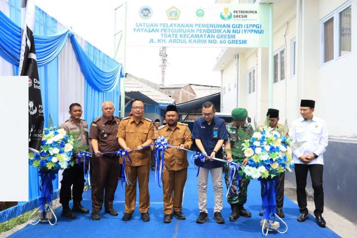 Didukung CSR Petrokimia, Bupati Gresik Resmikan SPPG Dapur Hibrid di Yayasan PPNU Terate