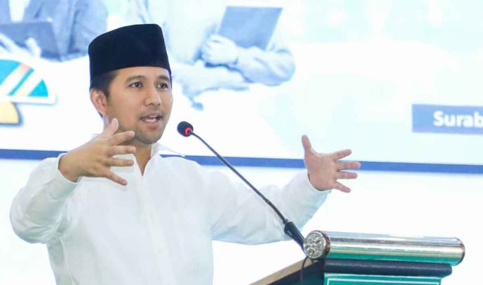 Pemprov Jatim akan Berikan 30 Ribu Beasiswa untuk SMA/SMK Swasta Pemprov Jatim akan Berikan 30 Ribu Beasiswa untuk SMA/SMK Swasta