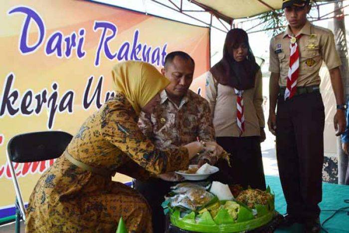 Wabup Situbondo Boyongan ke Rumah Pribadi, Nyatakan Dukung Nomor Dua dalam Pilkada