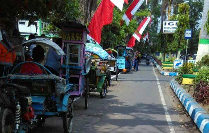 Baru 2 Pekan Dapat Adipura, Sampah dan Pedagang K-5 Menjamur Lagi di Jombang