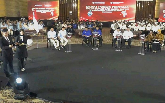 Debat Perdana: Paslon Bupati Tulungagung Adu Visi dan Misi untuk Pikat Hati Masyarakat