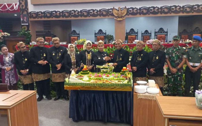 Hadiri Paripurna Istimewa Hari Jadi Kabupaten Mojokerto, Gus Barra Beberkan Realisasi Janji Kampanye Hadiri Paripurna Istimewa Hari Jadi Kabupaten Mojokerto, Gus Barra Beberkan Realisasi Janji Kampanye