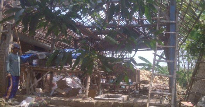 Dua Rumah di Bojonegoro Roboh Diterjang Puting Beliung Dua Rumah di Bojonegoro Roboh Diterjang Puting Beliung