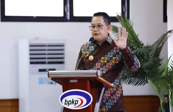 Jadi Keynote Speaker, Pj Gubernur Jatim Dorong Optimalisasi BUMD serta BLUD Kesehatan