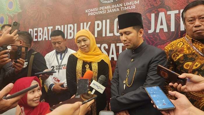 ​Debat Pilgub Jatim, Paslon Khofifah-Emil Paparkan Capaian Kinerja selama Memimpin