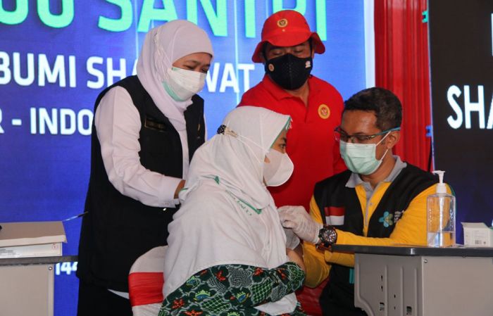 Gubernur Khofifah Pastikan Vaksinasi di Jawa Timur Merata