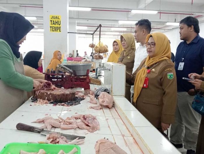 Harga Daging Ayam di Kota Batu Terus Merangkak Naik Jelang Nataru