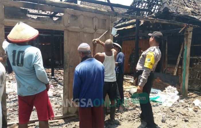 Kasihan, Kakek di Ngawi ini Tergolek Sakit saat Rumahnya Terbakar Ludes