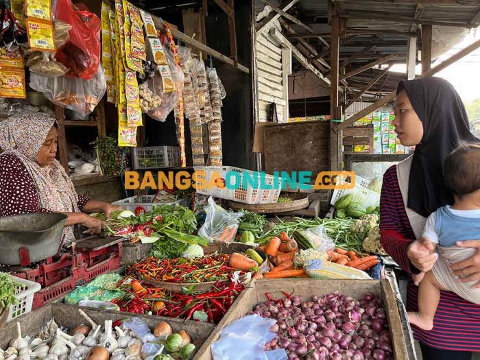 Fluktuasi Harga Sembako Surabaya Hari Ini: Cabai Besar Naik, Bawang Merah dan Rawit Melorot