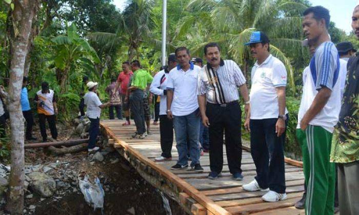 Wabup Gresik Tinjau Lokasi Bencana Tanah Longsor Bawean