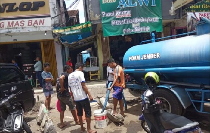 ​Pipa Sambungan Putus, PDAM Jember Distribusi Air Bersih untuk 150 Rumah
