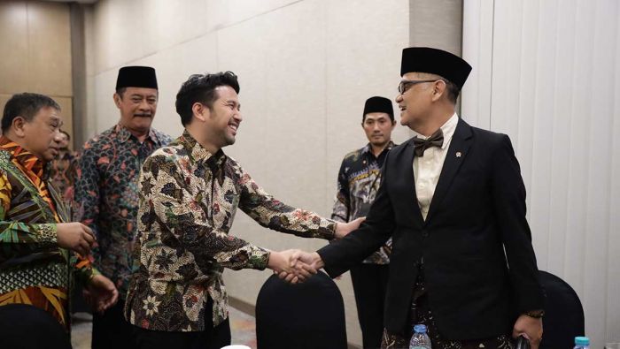 Menhaj Gus Irfan Raih Penghargaan Tokoh Transformasi Tata Kelola Haji