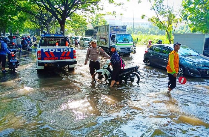​Banjir Belum Surut, Sejumlah Wilayah di Kota Sidoarjo Dikepung Genangan