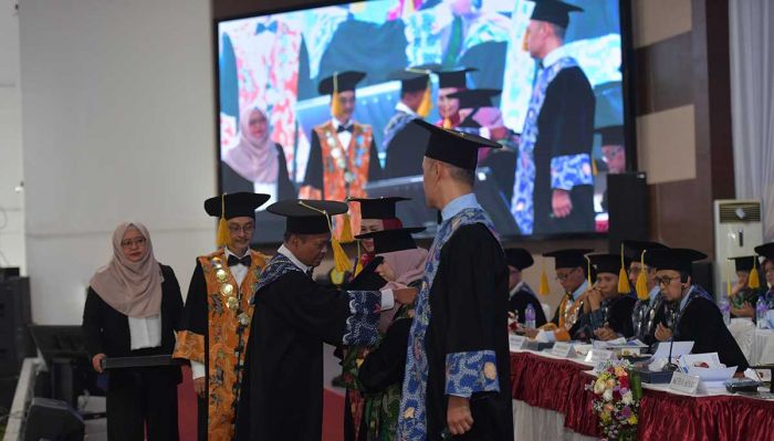 4 Guru Besar Baru UTM Dikukuhkan, Tiga di Antaranya Perempuan