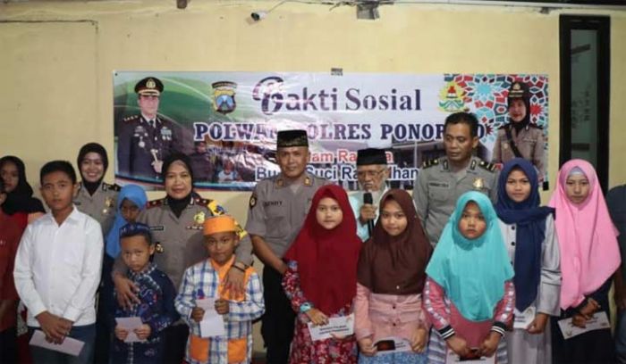 Wakapolres Ponorogo Pimpin Baksos Polwan Santuni Yatim Piatu