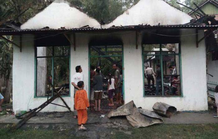 Korsleting Listrik, Rumah di Desa Sroyo Bojonegoro Ludes Terbakar