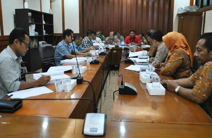 DPRD Gresik Pelototi Pendapatan OPD Penghasil di RAPBD 2018