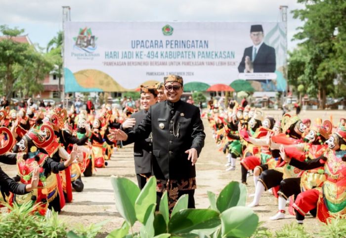 Upacara Harjad ke-494 Kabupaten Pamekasan Hadirkan Ratusan Penari Topeng Getak dan Ronggeng