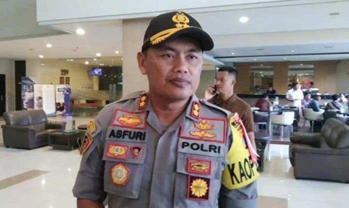 ​2 Personel Polres Malang Kota Terima Hadiah Umroh dan Satu Motor